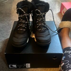 Sorel Whitney II short lace we size 10